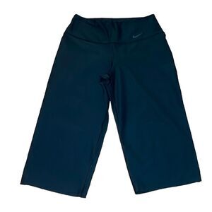 Nike Dri-Fit Wide Leg Capri Leggings, Black, XS